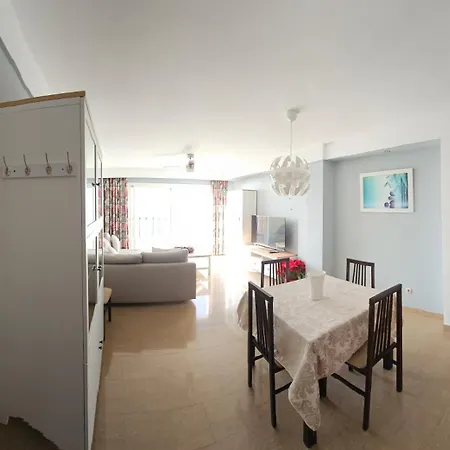 Euromar Beachfront & Parking Apartment