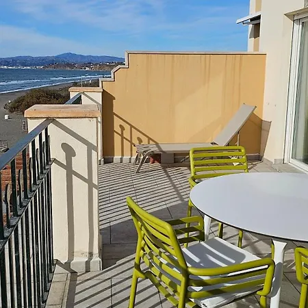 Apartment Euromar Beachfront & Parking