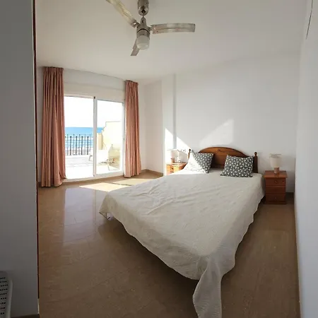 Euromar Beachfront & Parking Apartment *