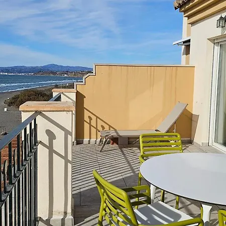 Apartment Euromar Beachfront & Parking *