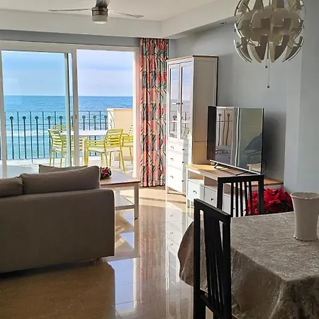 Euromar Beachfront & Parking Apartment Torrox