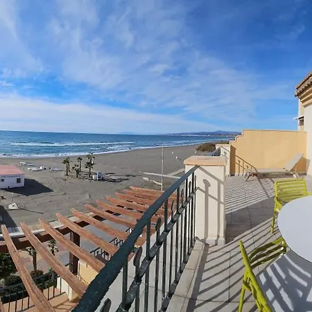 아파트 Euromar Beachfront & Parking